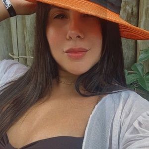 Meet your Posher, Mirelle